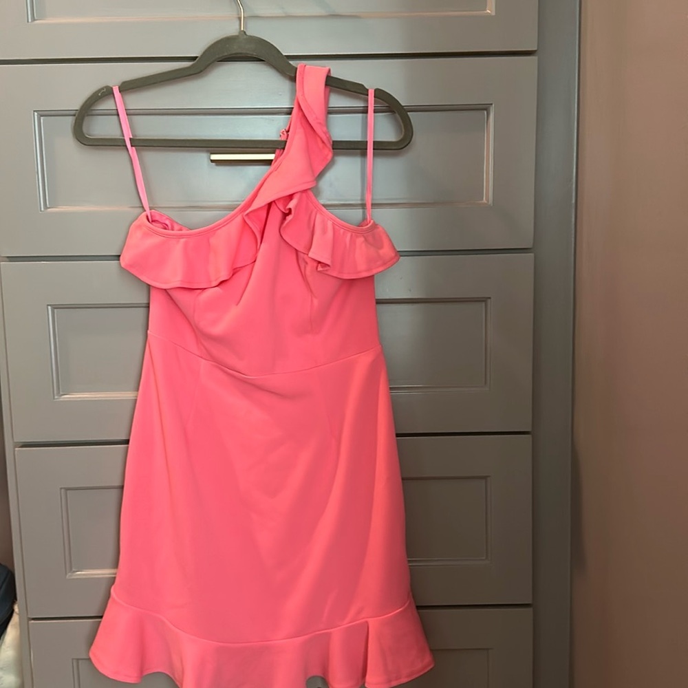 Selfie Leslie pink dress